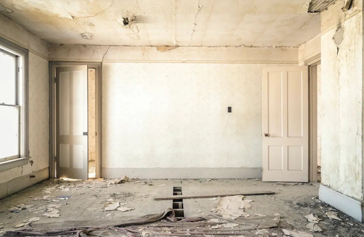 Waste disposal crew managing a cleanout project in Grinnell